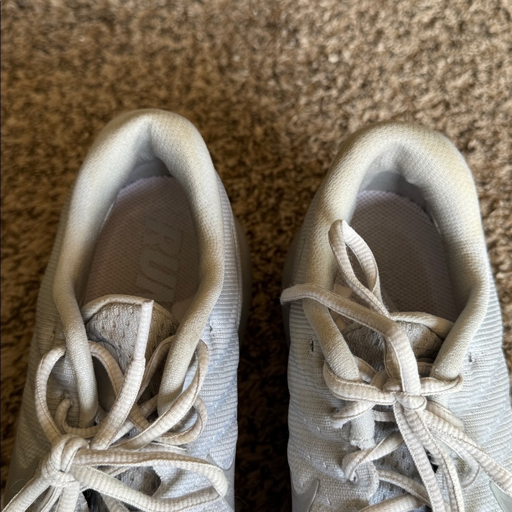 Nike Air Max Women’s 8 2017 Pure Platinum Grey Running Athletic Sneaker‎ Shoes - Picture 7 of 8